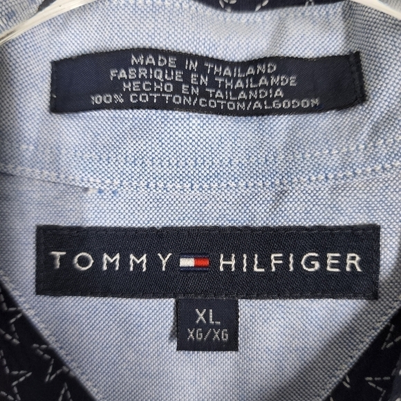 TOMMY HILFIGER BUTTON DOWN STAR PATTERN SHIRT - Picture 8 of 8